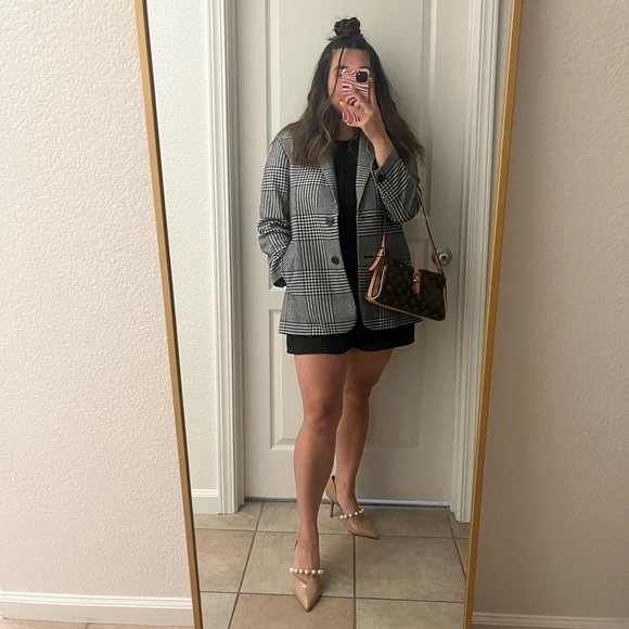 Meet your Posher, Cassie - Picture 1 of 1